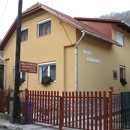 Holló Vendégház