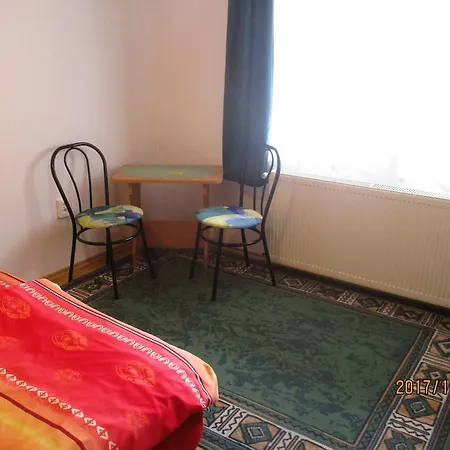 Holló Vendégház Homestay szállás *